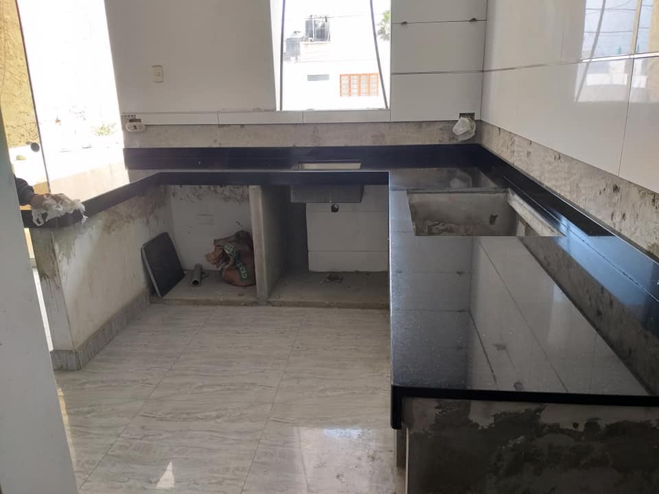 Instalación Cocina Negro Galaxy   Lurin