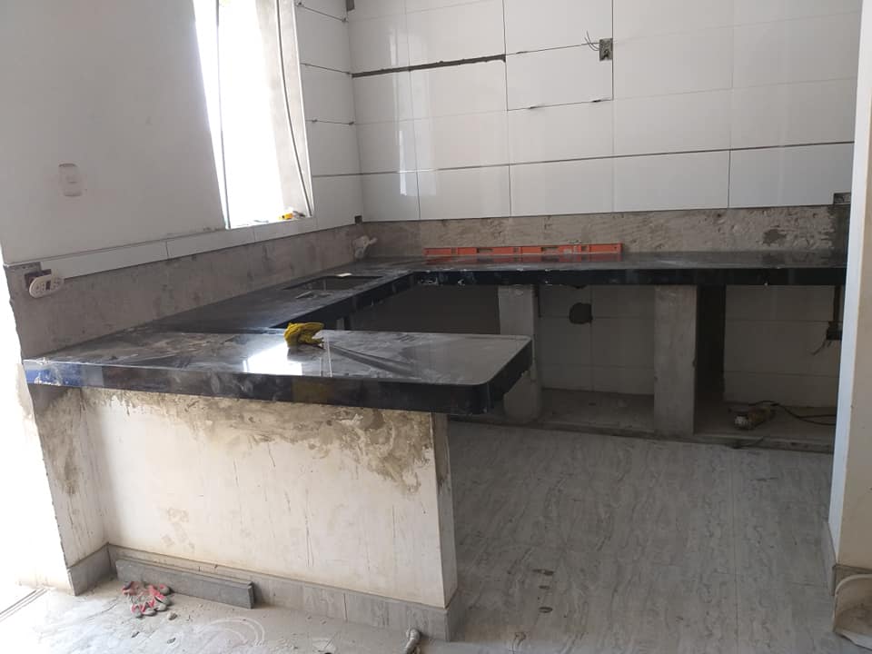 Instalación Cocina Negro Galaxy   Lurin